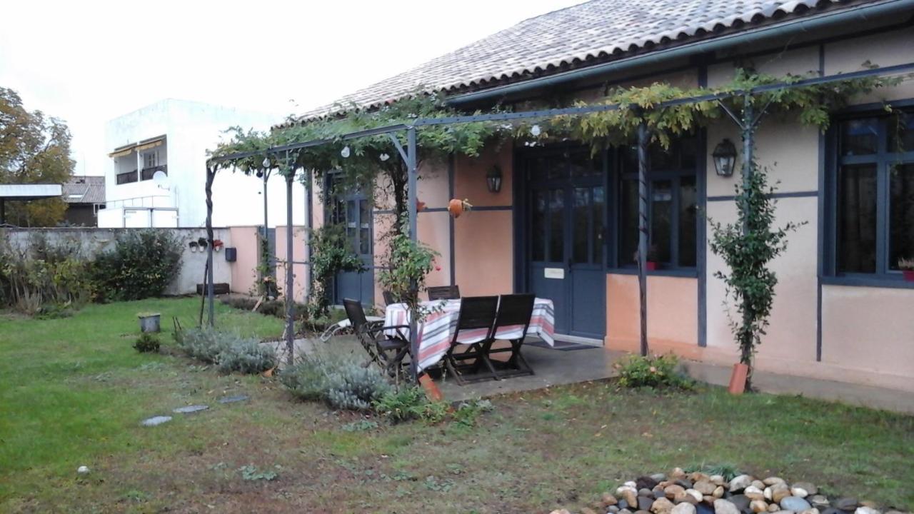 L Atelier Bed and Breakfast Casteljaloux Εξωτερικό φωτογραφία